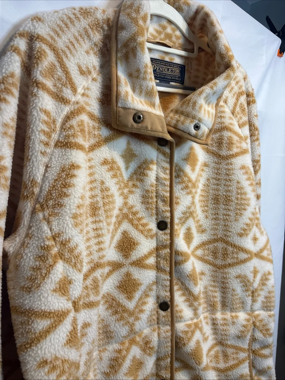 Pendleton Cream & Tan Geometric Teddy Fleece Jacket - Picture 4 of 11